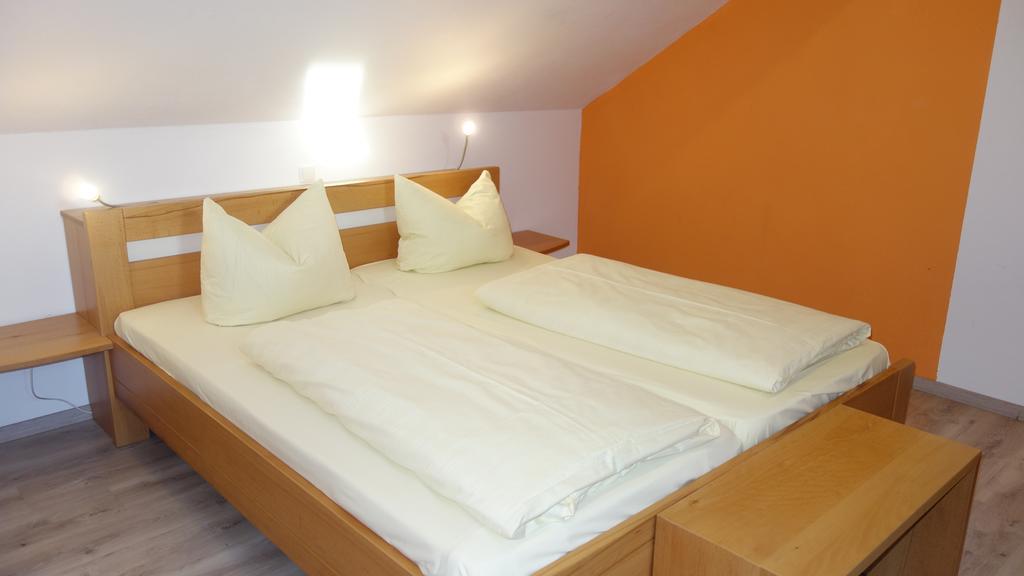 Breitenlesau Apartment